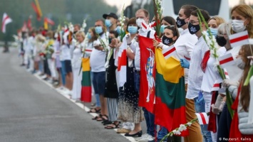 Участники протестов о том, как их заставили уехать из Беларуси