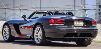 На продажу выставлен 16-летний Dodge Viper с 990-сильным двигателем (ФОТО)