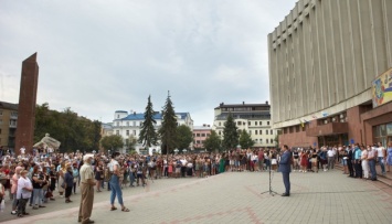 "Красная" зона: Франковск продолжил каникулы в школах и собирается в суд