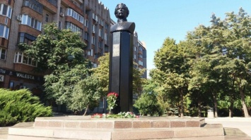В Кривом Роге почтили память основателя современного Кривбасса Александра Поля