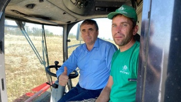 Крымские аграрии собрали первые 10 тысяч тонн подсолнечника, - Рюмшин
