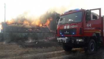 На Харьковщине пылает 500 гектаров леса, одно село полностью уничтожено пожаром