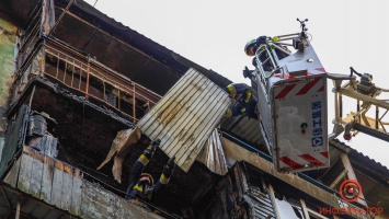 В Днепре на Западном в пятиэтажном доме произошел пожар: пострадал мужчина, жильцов эвакуировали