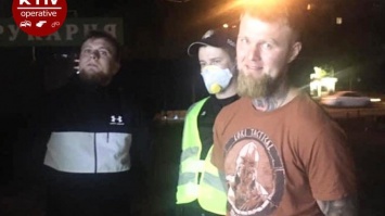В Киеве пьяная компания избила священника (фото)