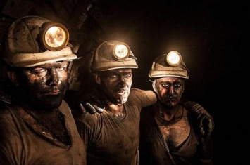 Львовские шахтеры вышли на поверхность, а криворожские ушли под землю