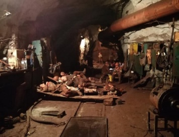 Горняки шахты Октябрьская продолжают бастовать, четвертый день около 30 работников остаются под землей