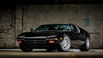 На аукцион выставили спортивную машину DeTomaso Pantera 1974 года выпуска