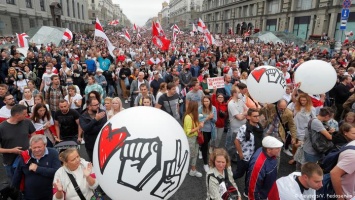 Месяц протестов в Беларуси. Чего (не) добились их участники