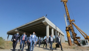 Криклий ищет источники финансирования для реконструкции аэропорта "Херсон"
