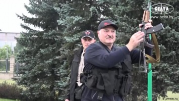 Комментарий: Лукашенко проиграет женщинам из-за Путина и бытового насилия