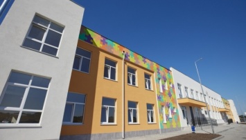 Президент осмотрел строительство детского сада в Одесской области
