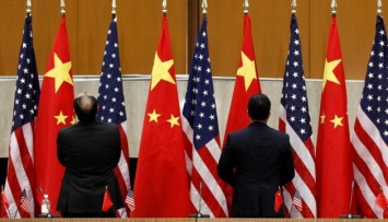 Китай заявил об ограничении деятельности посольства и консульств США