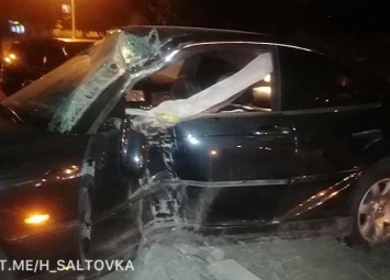 На Клочковской пьяный водитель влетел в столб (фото)