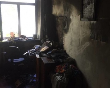 В центре Харькова во время пожара в квартире пожилой мужчина отравился угарным газом, - ФОТО