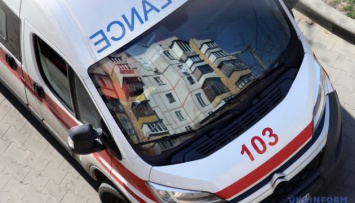 В Одессе возле больниц стоят большие очереди из "скорых"