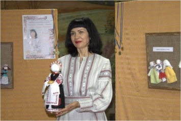 В Павлограде открылась выставка магичнских кукол-мотанок