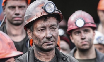В Кривом Роге почти 200 шахтеров вторую неделю остаются под землей в знак протеста