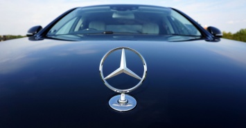 Mercedes в 20-й раз отправил машины на ремонт с июня