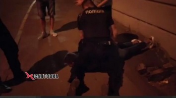 В Харькове будут судить двух молодых парней, которые напали и подрались с полицейскими