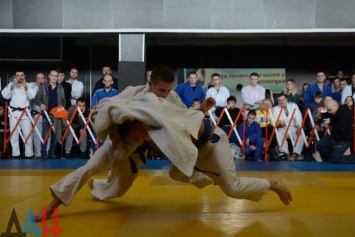 В программу физвоспитания включены занятия по дзюдо почти в ста школах ДНР