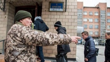 У Порошенко рассказали, с чем у украинцев ассоциируются военкоматы