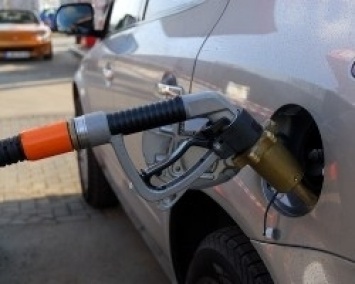 В Украине начало дешеветь топливо