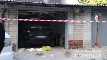 "Закрылся в гараже и взорвал себя в машине": подробности самоубийства мужчины в центре Харькова