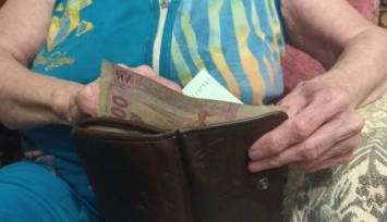 Украинцев порадовали новыми доплатами: кому повезет получить еще по 400 гривен