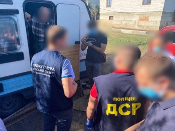 Бывший полицейский создал банду и «отжал» 18 объектов недвижимости в Одессе