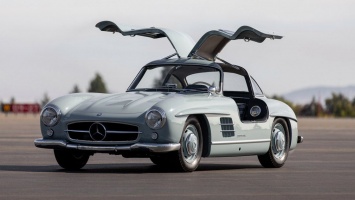 На аукцион выставлен культовый Mercedes-Benz 300SL Gullwing