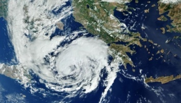Западную Грецию накрыл мощный шторм Янос