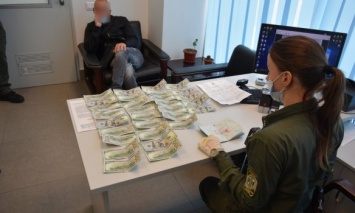 Израильский паломник пытался дать взятку в "Борисполе" в 3 тыс долл, чтобы его пустили в Украину