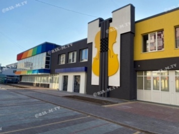 В Мелитополе сегодня открывается лучшая школа на Юго-Востоке Украины - последние приготовления (фото, видео)