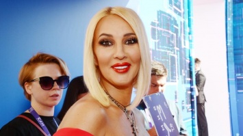 "Оливье нарезала": Кудрявцева рассказала о подготовке ко дню рождения мужа