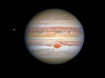 NASA сфотографировало меняющее цвет пятно на Юпитере