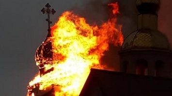 На Полтавщине злоумышленники сожгли храм (фото)