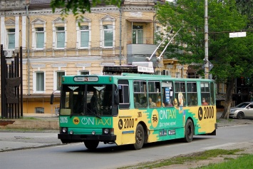 Скандал в днепровском троллейбусе: пассажиры вынуждены слушать мат и дышать никотином
