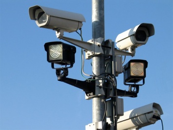 Дорожные камеры в Москве научатся находить "опасных" водителей