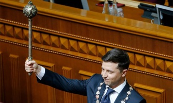 За Зеленского на президентских выборах готовы проголосовать 32% украинцев