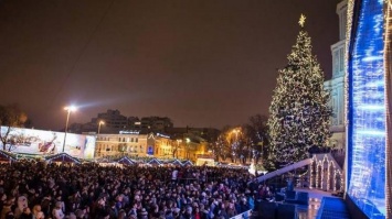 Рекордная елка и карантинные предосторожности: в Киеве готовятся праздновать Новый год