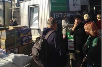 Санитарные нормы не соблюдаются, чеки не выдаются: как в Станице Луганской тестируют на коронавирус
