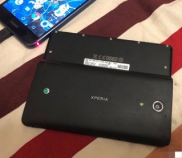 Опубликованы фотографии отмененного смартфона Sony Ericsson Xperia Play 2