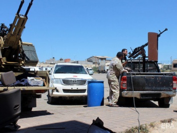 Правительственные силы Ливии сообщили о крушении вертолета с наемниками ЧВК "Вагнер"