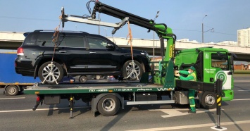В Москве водителя лишили Toyota Land Cruiser из-за штрафов