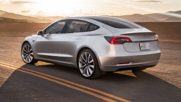 Tesla Model 3 провалила тест на автономное торможение: видео