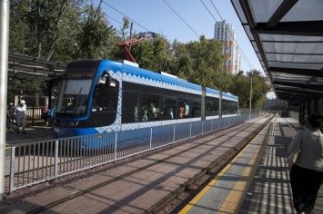 Киевлянам показали новые фото реконструкции остановок скоростного трамвая