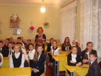 В Павлограде денег на зарплату учителям не жалеют, а излишки тратят на установку пожарной сигнализации в школах