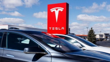 Компания Tesla подала иск об отмене пошлин на запчасти из Китая