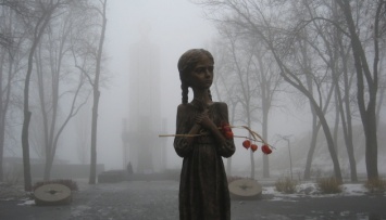 Отреставрированную «Девочку с колосками» возвращают в Музей Голодомора