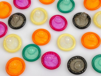 Стирали и продавали: во Вьетнаме наладили продажу бывших в употреблении презервативов